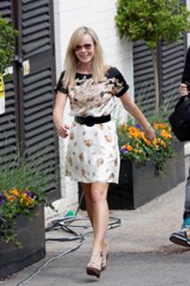 Amanda Holden feet photo thumbnail