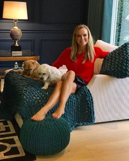 Amanda Holden feet photo thumbnail