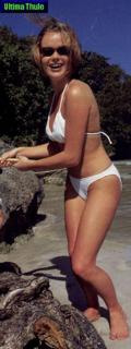 Amanda Holden feet photo thumbnail