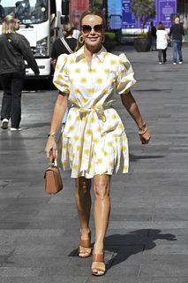 Amanda Holden feet photo thumbnail