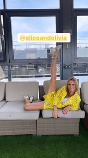 Amanda Holden feet photo thumbnail