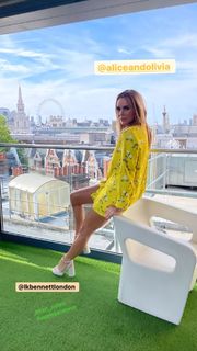 Amanda Holden feet photo thumbnail