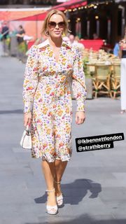 Amanda Holden feet photo thumbnail