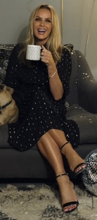 Amanda Holden feet photo thumbnail