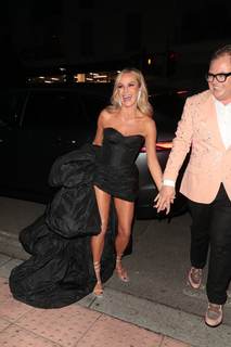 Amanda Holden feet photo thumbnail