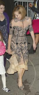 Amanda Holden feet photo thumbnail