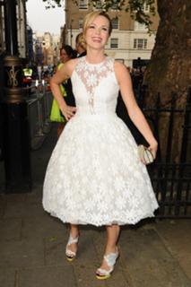 Amanda Holden feet photo thumbnail