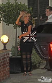 Amanda Holden feet photo thumbnail
