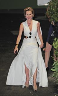 Amanda Holden feet photo thumbnail