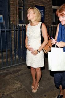 Amanda Holden feet photo thumbnail