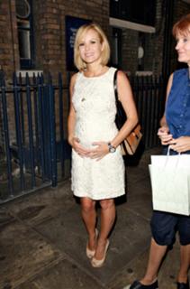 Amanda Holden feet photo thumbnail