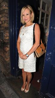 Amanda Holden feet photo thumbnail