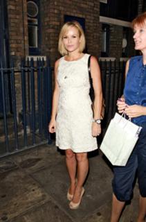 Amanda Holden feet photo thumbnail