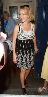 Amanda Holden feet photo thumbnail