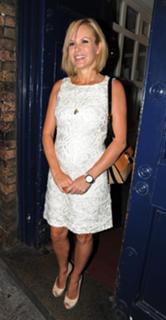 Amanda Holden feet photo thumbnail
