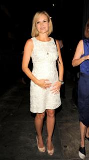 Amanda Holden feet photo thumbnail