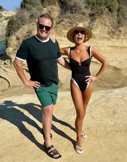 Amanda Holden feet photo thumbnail