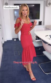 Amanda Holden feet photo thumbnail