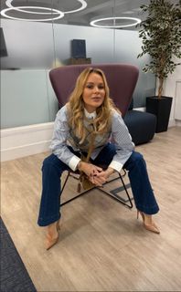 Amanda Holden feet photo 3