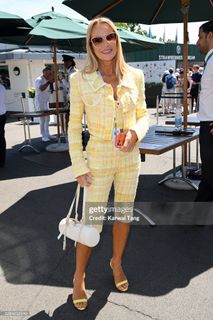 Amanda Holden feet photo 18