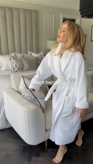 Amanda Holden feet photo 15