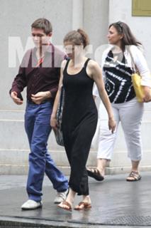 Amanda Knox feet photo thumbnail