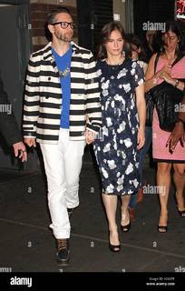 Amanda Knox feet photo thumbnail