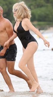Amanda Lear feet photo 17