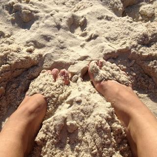 Amanda Lee feet photo 1