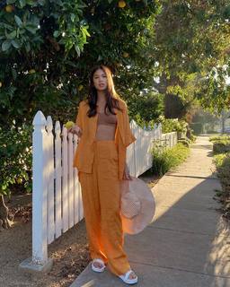 Amanda Li Paige feet photo 15