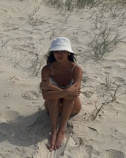 Amanda Li Paige feet photo 8