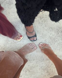 Amanda Li Paige feet photo 19