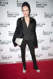 Amanda Mealing feet photo 4