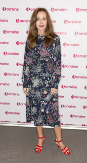 Amanda Mealing feet photo 3
