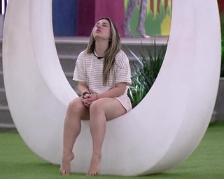 Amanda Meirelles feet photo 3