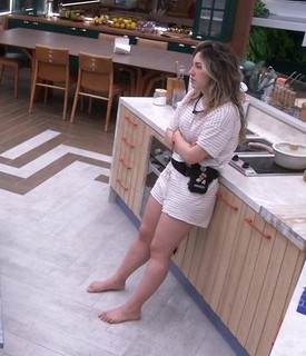 Amanda Meirelles feet photo 2