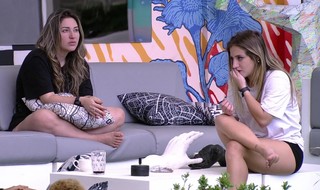 Amanda Meirelles feet photo 2