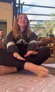Amanda Meirelles feet photo 2