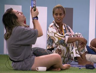 Amanda Meirelles feet photo 16