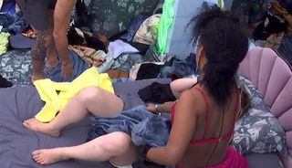 Amanda Meirelles feet photo 19