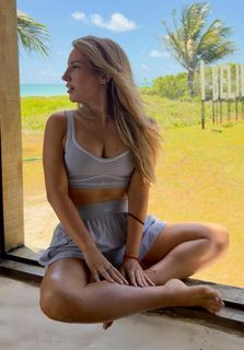 Amanda Meirelles feet photo 8