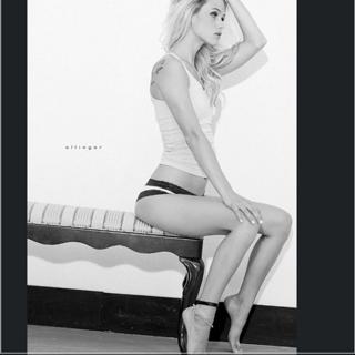 Amanda Nicole Thomas feet photo 9