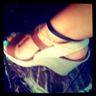 Amanda Nicole Thomas feet photo 7