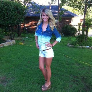 Amanda Nicole Thomas feet photo 17