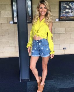 Amanda Nicole Thomas feet photo 15