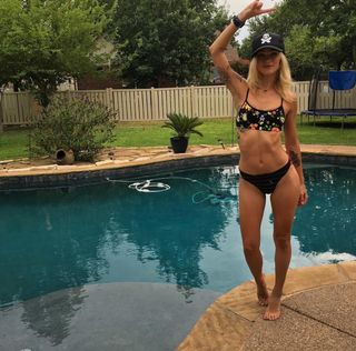 Amanda Nicole Thomas feet photo 7