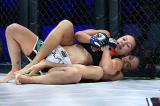 Amanda Nunes feet photo 11