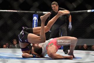 Amanda Nunes feet photo 17