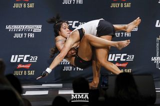 Amanda Nunes feet photo 18