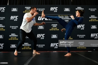 Amanda Nunes feet photo 8